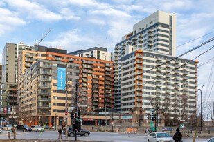 L'Hexagone 2 Appartements in Montréal, QC - Building Photo