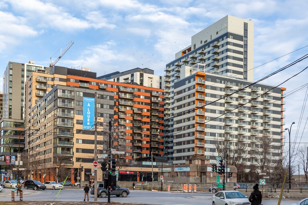 L'Hexagone 2 in Montréal, QC - Building Photo