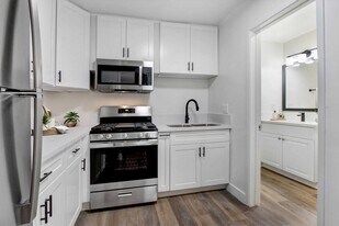 Reseda Apartments in Reseda, CA - Building Photo