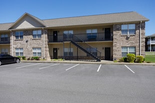 The Oakley at Deerfield in Florence, AL - Building Photo