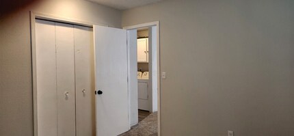 1429 N Sherman Ave in Springfield, MO - Building Photo - Building Photo