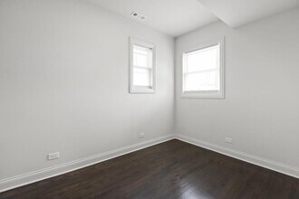 3123 N California Ave in Chicago, IL - Foto de edificio - Building Photo