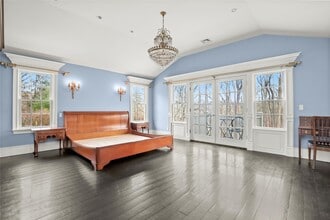 675 Quaker Rd in Chappaqua, NY - Building Photo - Building Photo