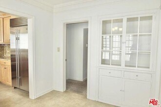 210 S Spalding Dr in Beverly Hills, CA - Building Photo - Building Photo