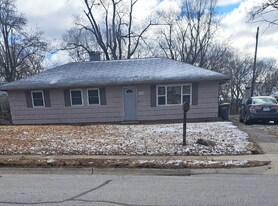 1104 Riverton Dr in West Lafayette, IN - Building Photo