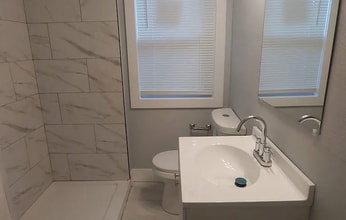 2875 N 50th St in Milwaukee, WI - Foto de edificio - Building Photo