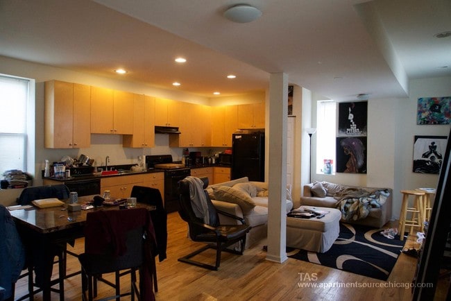 1260 N Greenview Ave in Chicago, IL - Building Photo - Building Photo