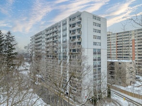 The Dorchester in London, ON - Building Photo - Building Photo