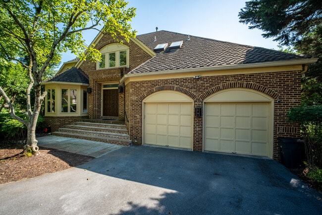 7624 Wheatcroft Ct in Bethesda, MD - Building Photo - Building Photo