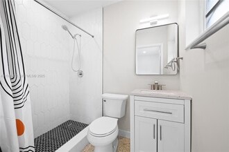 1711 Funston St in Hollywood, FL - Building Photo - Building Photo