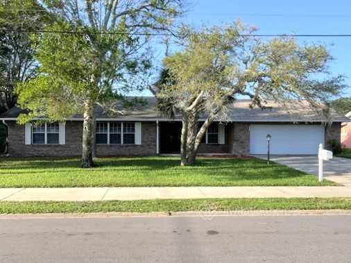 261 Sanchez Ave in Ormond Beach, FL - Foto de edificio