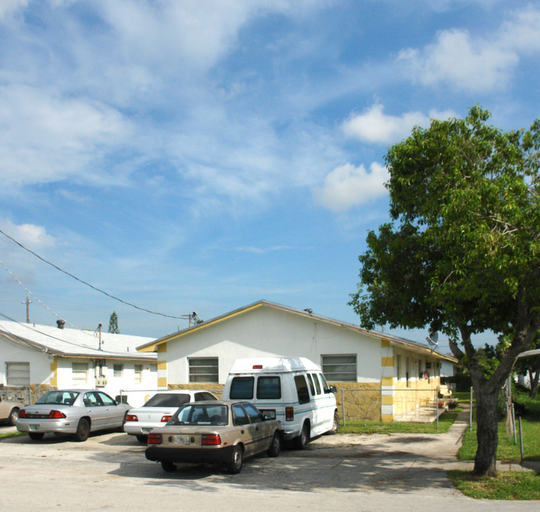 4119-4191 SW 24th St in Hollywood, FL - Building Photo