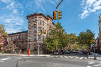 273 Lewis Ave in Brooklyn, NY - Foto de edificio - Building Photo