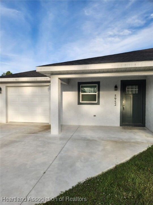 5952 Cortez Blvd in Sebring, FL - Building Photo