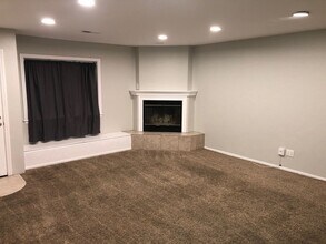 5340 W Falls View Dr in San Diego, CA - Building Photo - Building Photo