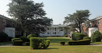 31-06 Healy Ave in Far Rockaway, NY - Foto de edificio - Building Photo