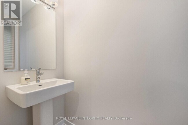 623 Alopex Row in Ottawa, ON - Building Photo - Building Photo