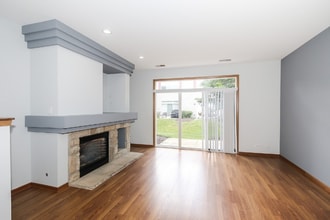 720 Woodewind Dr in Naperville, IL - Building Photo - Building Photo