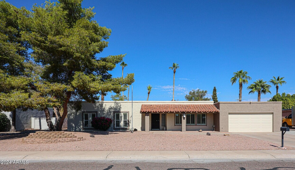 6530 E Sharon Dr in Scottsdale, AZ - Building Photo