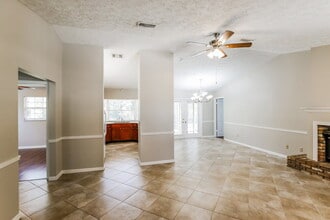 222 SW Starflower Ave in Port St. Lucie, FL - Building Photo - Building Photo