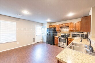 1336 S Splash Dr in Fayetteville, AR - Building Photo - Building Photo