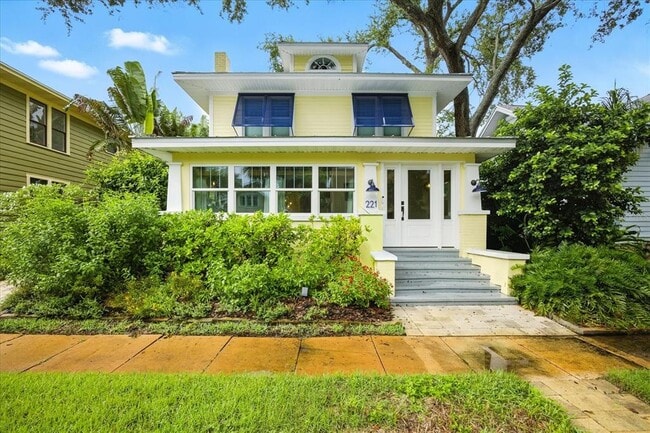 property at 221 13th Ave NE