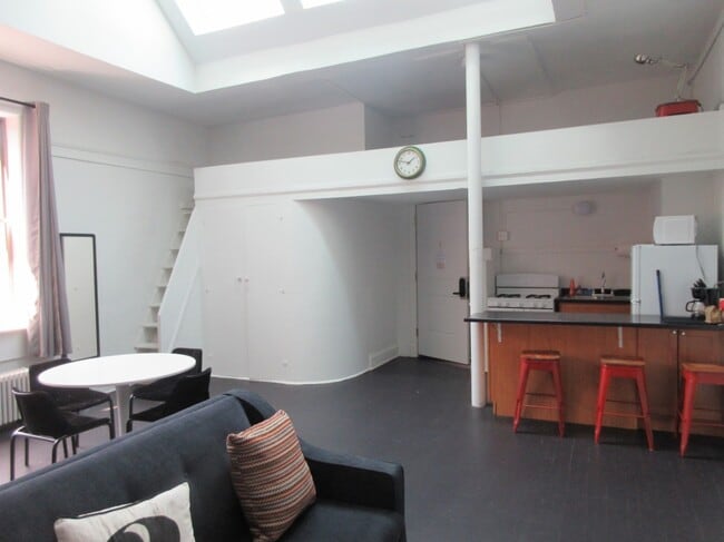 245 W North Ave, Unit 109 in Chicago, IL - Building Photo - Building Photo