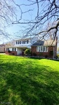 29 Ventnor Dr in Edison, NJ - Building Photo