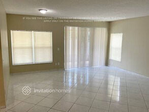 164 NW 207th Terrace in Pembroke Pines, FL - Foto de edificio - Building Photo