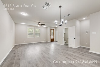 5612 Black Pine Cir in Granbury, TX - Building Photo - Building Photo
