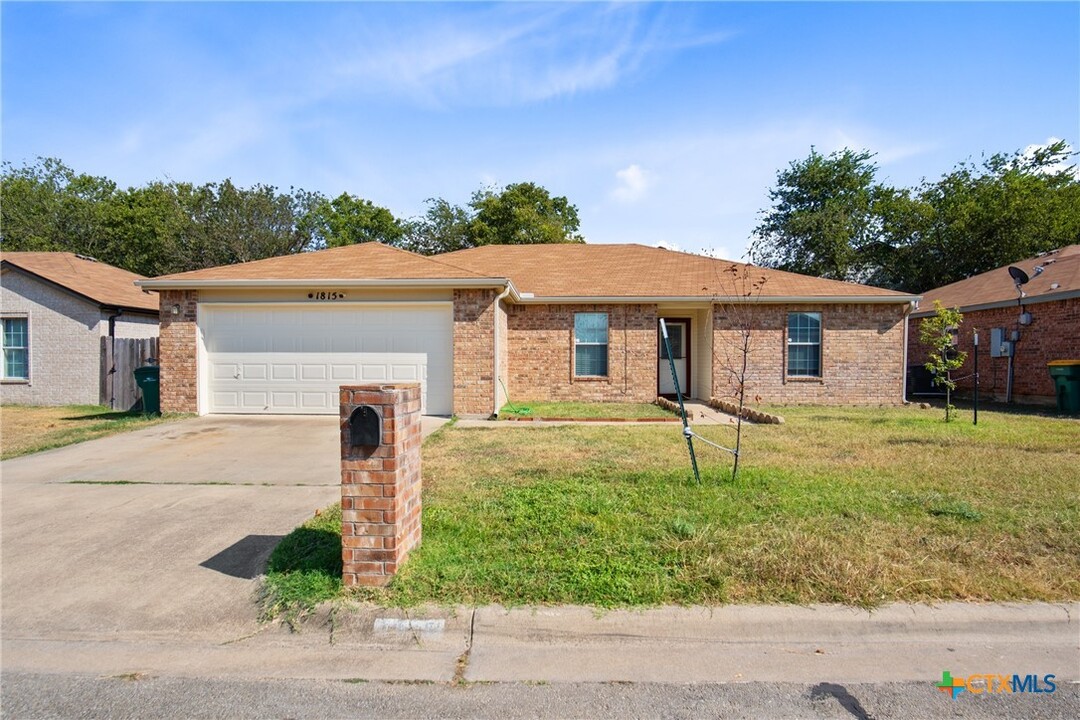 1815 Liberty Hill Dr in Belton, TX - Building Photo