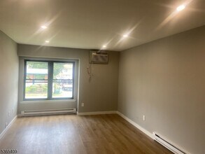 22 Jackson Ave in Pequannock, NJ - Building Photo - Building Photo