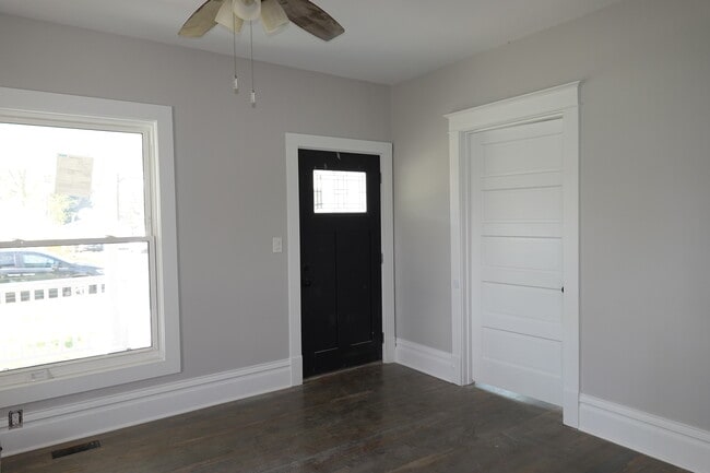 62 Pine St in Grayslake, IL - Building Photo - Building Photo