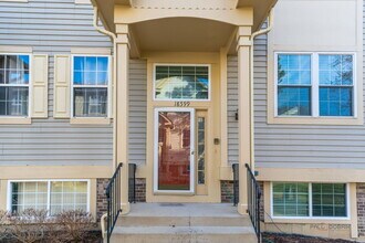 18599 W Sterling Ct in Grayslake, IL - Building Photo - Building Photo