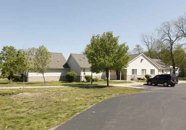 Adams Senior Village in Westland, MI - Foto de edificio - Building Photo