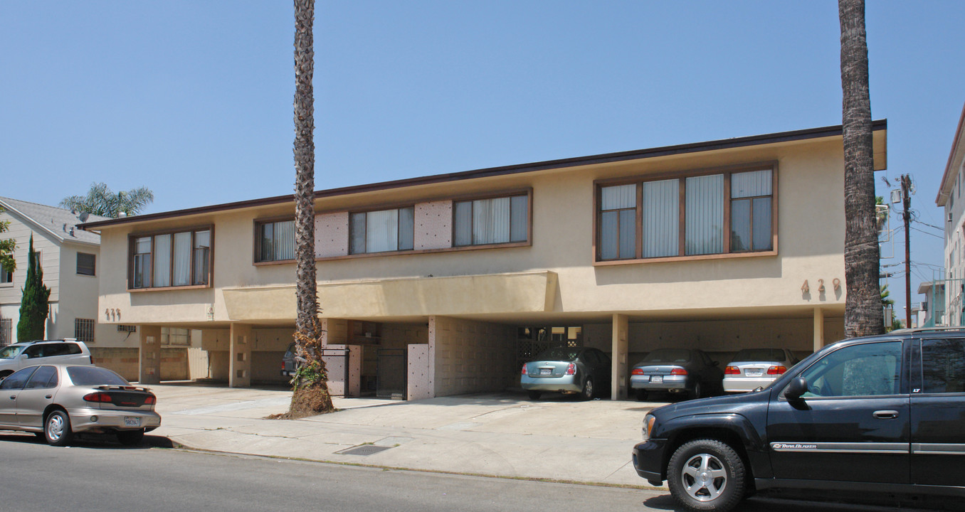 429 S Holt Ave in Los Angeles, CA - Building Photo