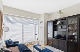 38 Cumberland Ave, Unit 3 in Brookline, MA - Foto de edificio - Building Photo