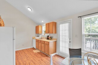 1216 Eagle Ridge Dr in Charlotte, NC - Building Photo - Building Photo