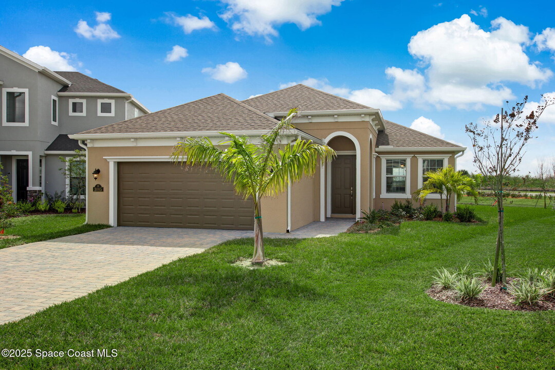 3085 Blazing Star Dr in Melbourne, FL - Building Photo