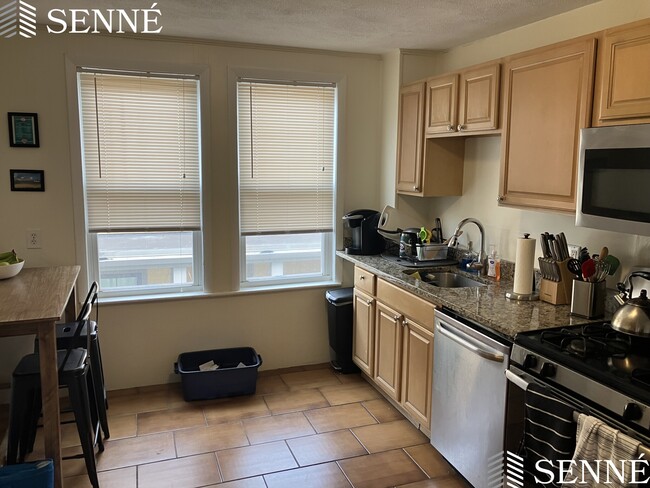 16 Kidder Ave, Unit 2 in Somerville, MA - Building Photo - Building Photo