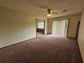 1437 NW Great Plains Blvd in Lawton, OK - Building Photo - Building Photo