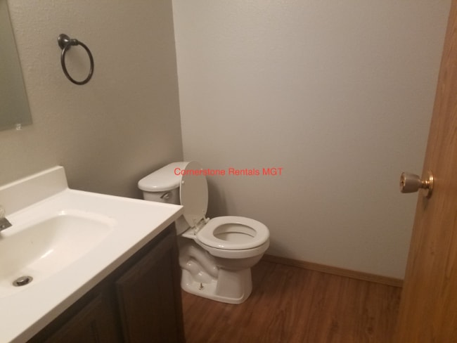 918 9th Ave SE in Valley City, ND - Foto de edificio - Building Photo