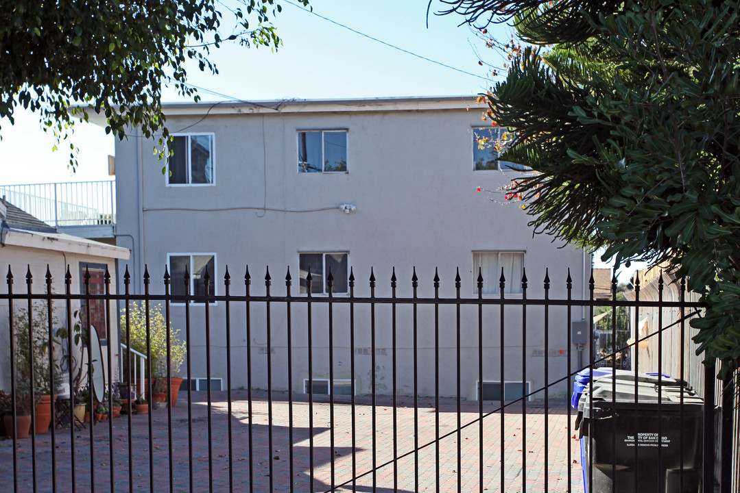 F Street Apartments in San Diego, CA - Building Photo