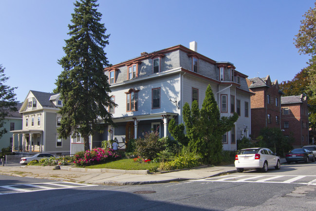 81 Elm St in Worcester, MA - Foto de edificio - Building Photo