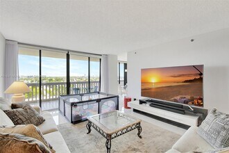 2000 Island Blvd in Aventura, FL - Building Photo - Building Photo