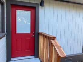 708 Crocker Ave in Pacific Grove, CA - Building Photo