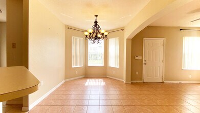 118 SW Peacock Blvd in Port St. Lucie, FL - Building Photo - Building Photo