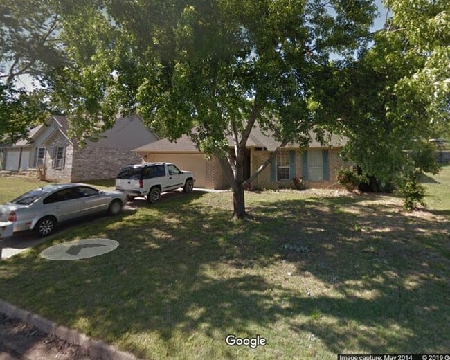 property at 2206 Aspen Ter