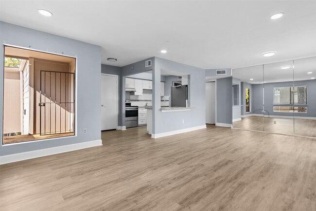 17202 Imperial Valley Dr in Houston, TX - Building Photo - Building Photo