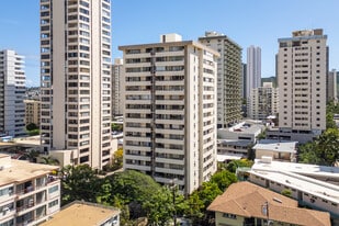 The Governor Cleghorn in Honolulu, HI - Building Photo